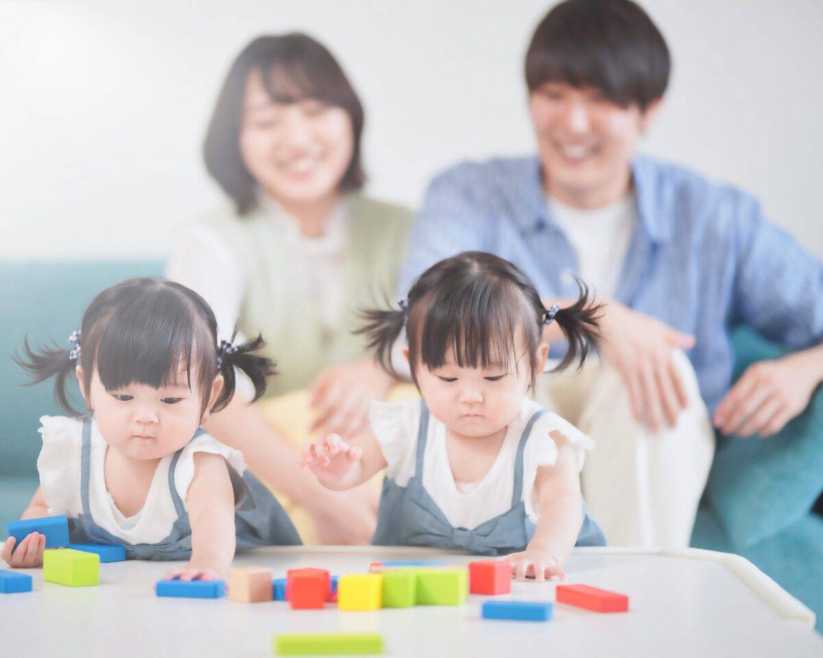 福岡南区エアコン取付工事アイルのエアコン取付施工で家族が安心して暮らせる部屋と家族のイメージ写真